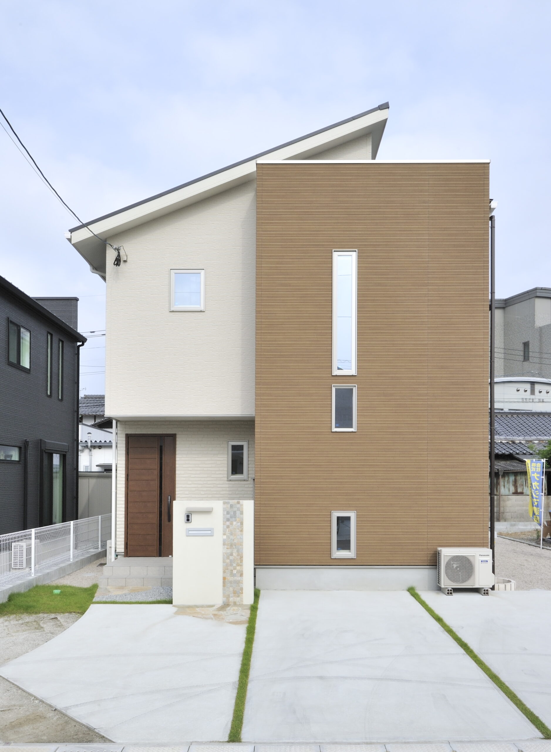 シンプルモダンな二階建て