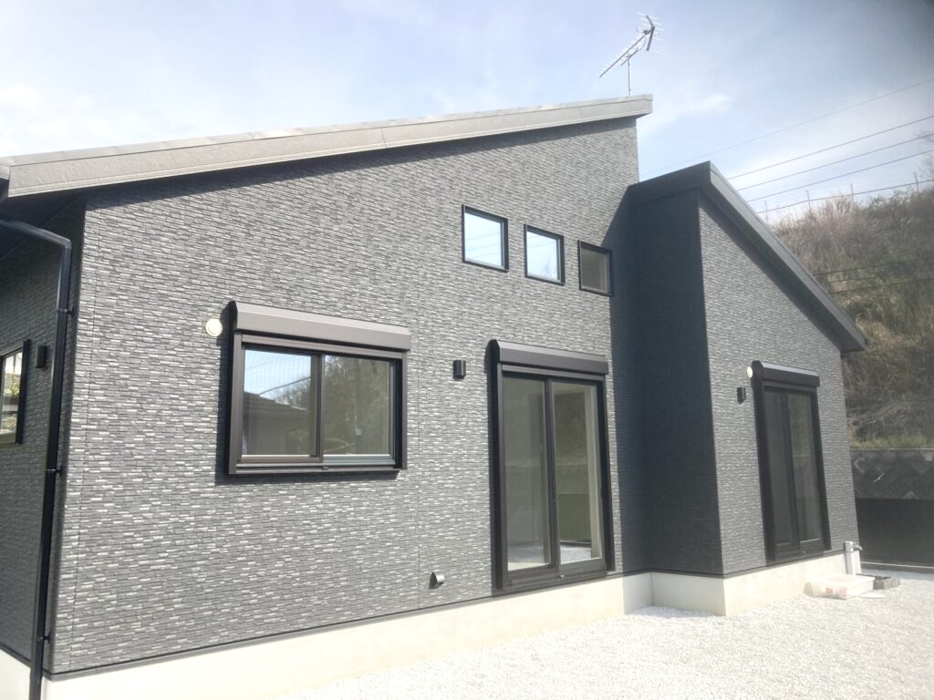 モノトーンコーデの大人スタイルな家